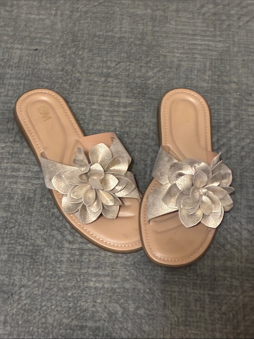 Women’s Floral Slide Sandals in Metallic champagne Gold